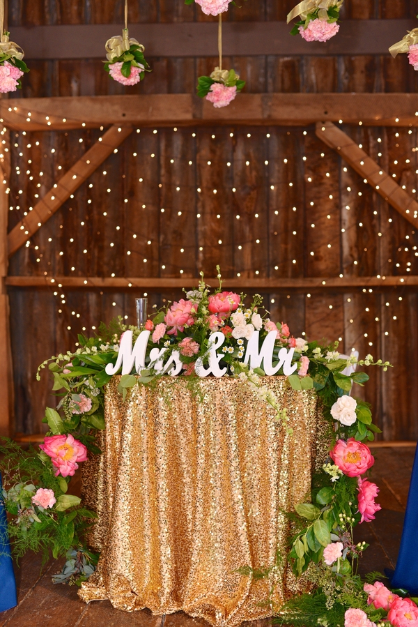 rustic sweetheart table