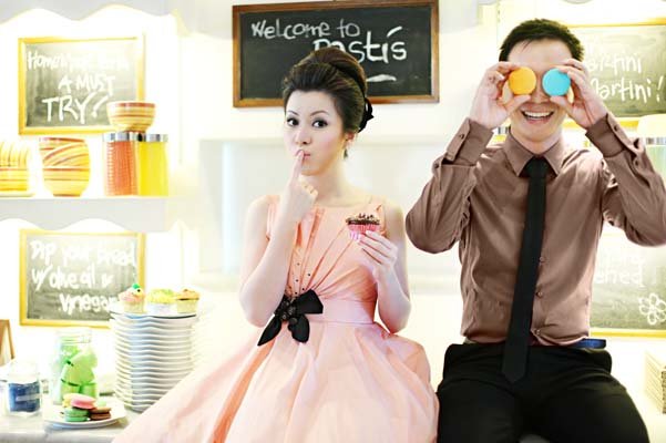 breakfast at tiffanys theme engagement photos