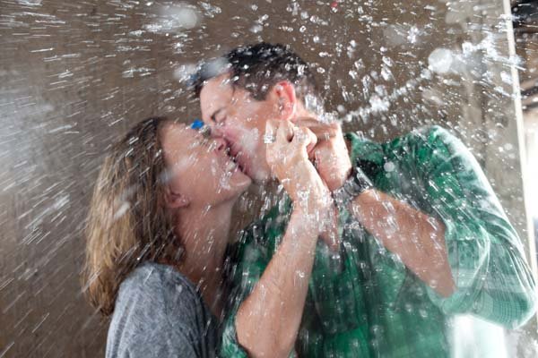 water balloons engagement photos