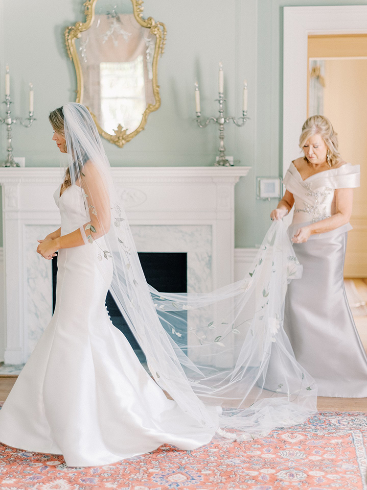 bride and mom getting ready