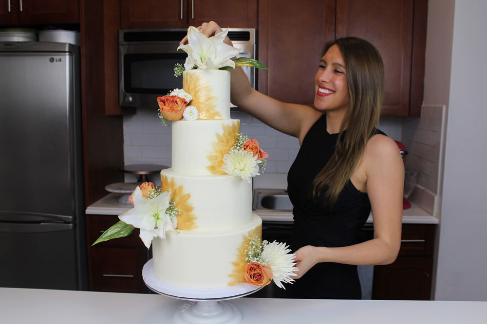 How To Diy Your Wedding Cake Bridalguide - Diy Tiered Wedding Cake