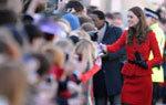 kate middleton greeting public