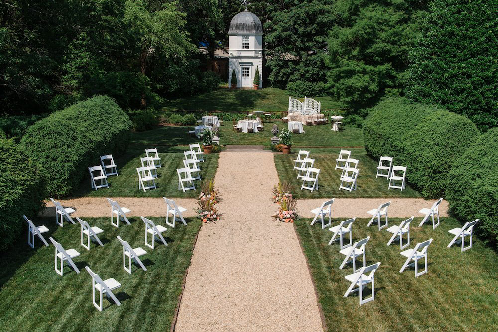circular wedding ceremony seating