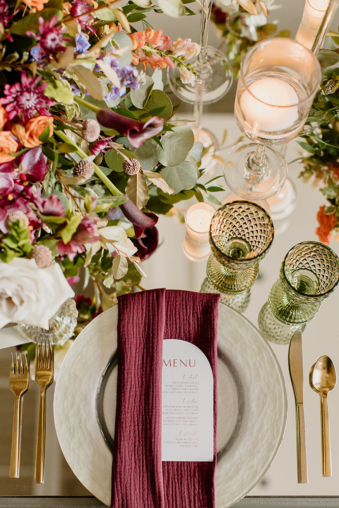 https://www.bridalguide.com/sites/default/files/article-images/planning/the-details/color/pantone-2023-viva-magenta/pantone-color-of-the-year-2023-viva-magenta-hellen-oliveira%2Bhellencophotos.jpg