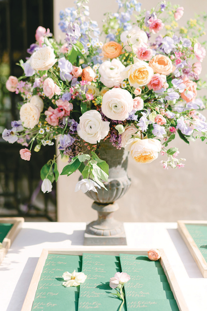 wedding welcome table flowers
