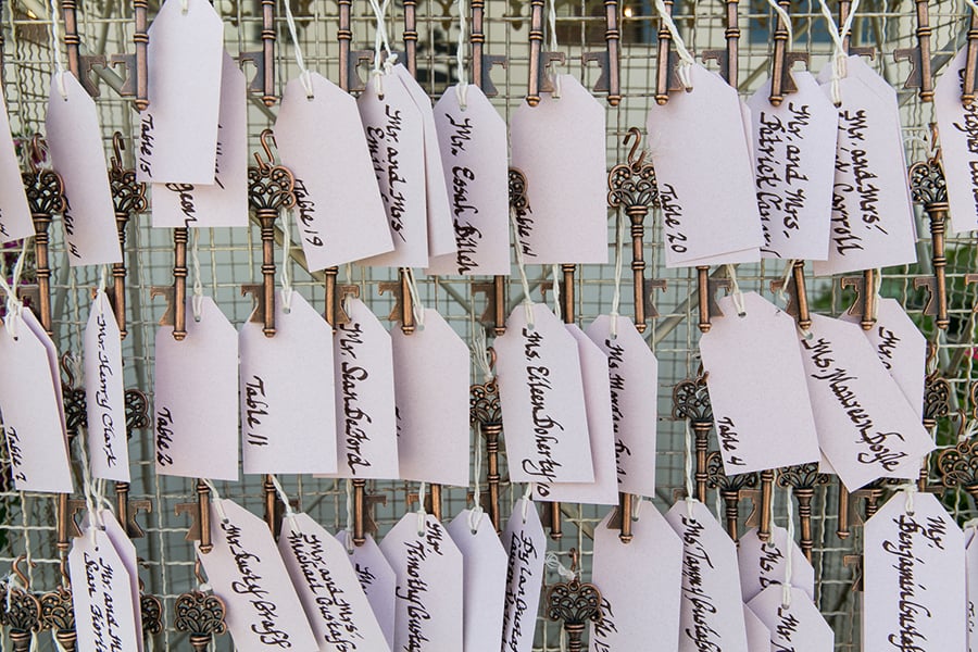 Wedding hang tag escort card