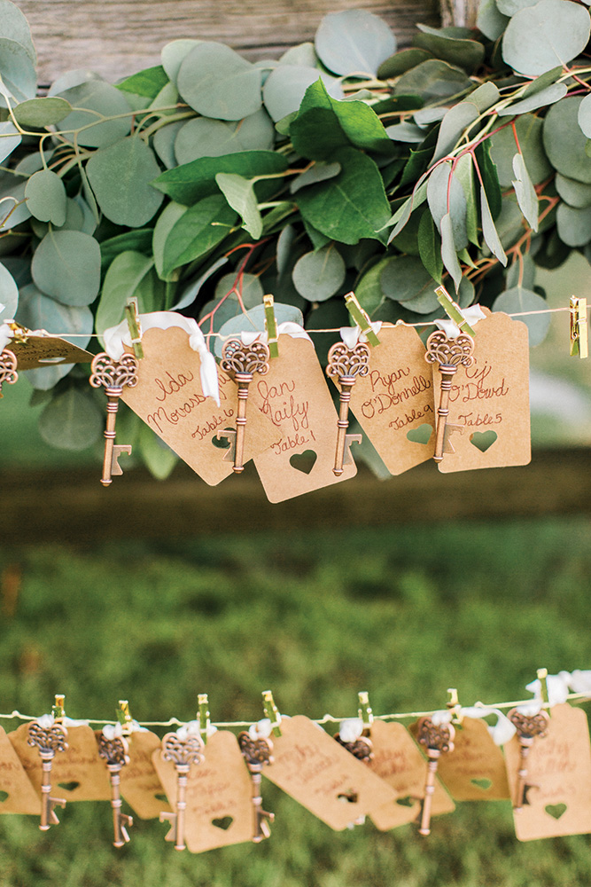 Wedding escort cards with vintage keys