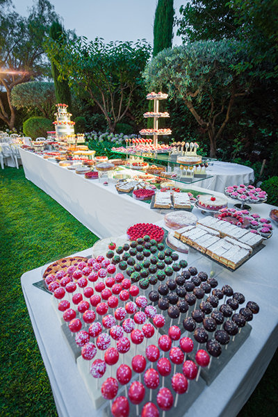 wedding dessert table