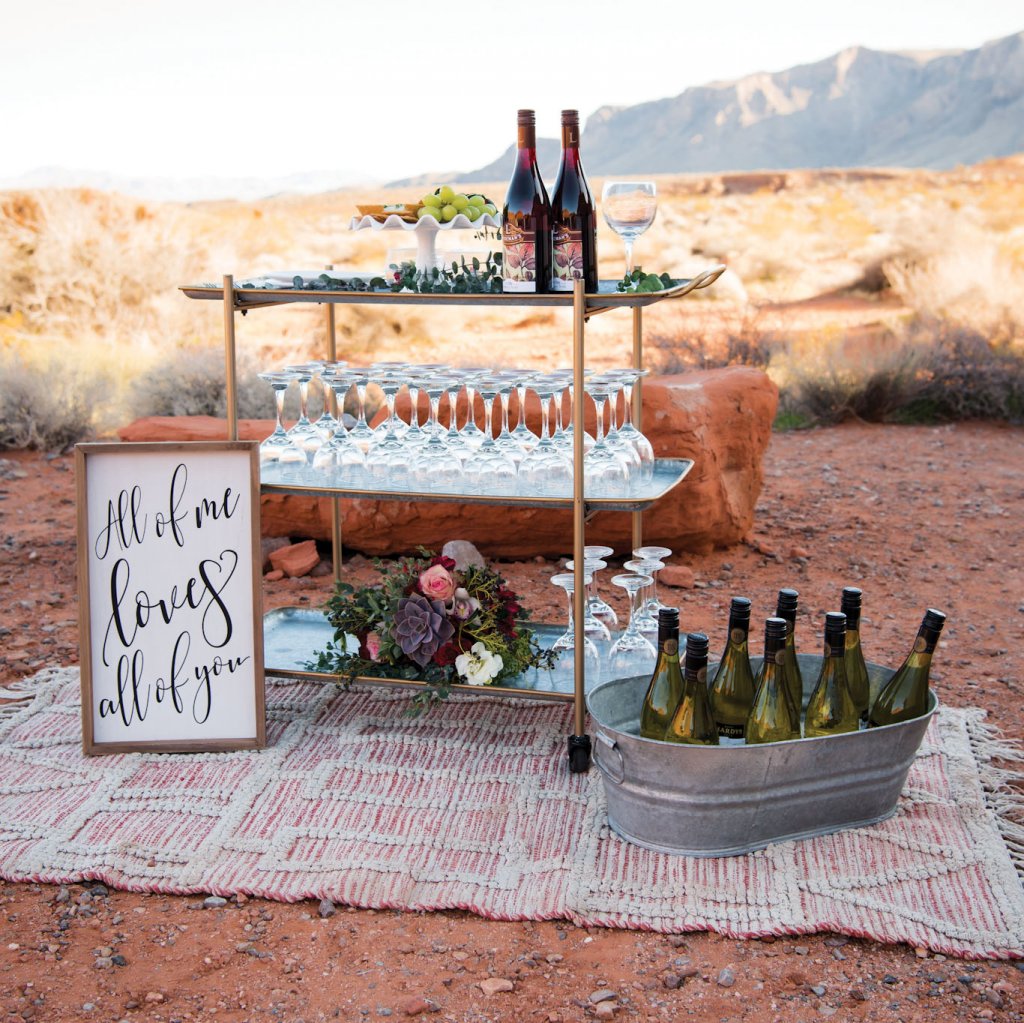 outdoor wedding bar