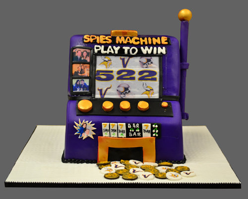 slot machine grooms cake