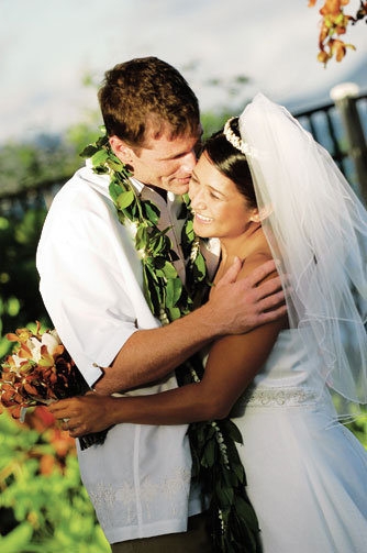 Real Wedding A Hawaiian Affair Bridalguide