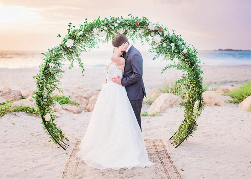 Couple with Floral Wreath 