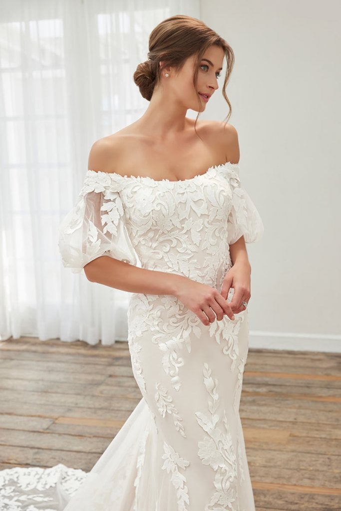 adrianna papell wedding gown