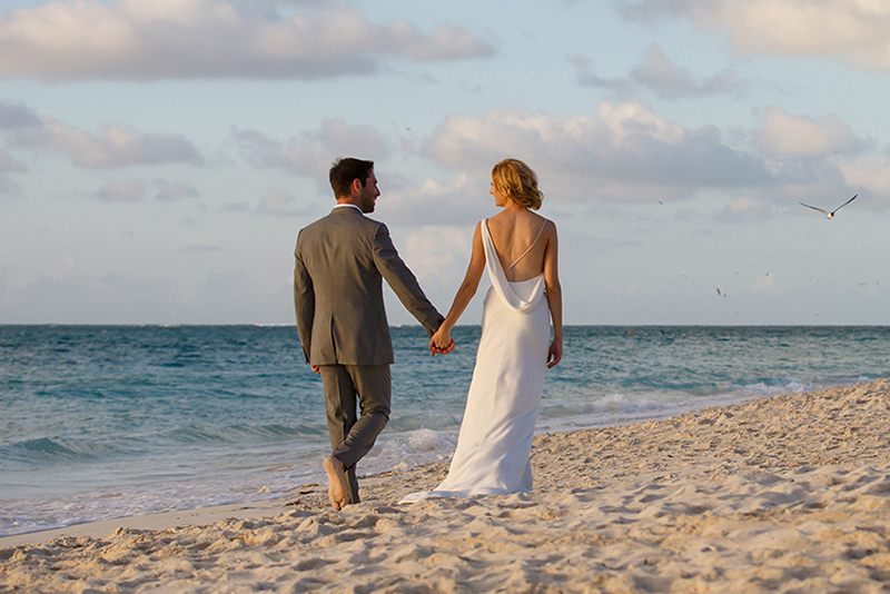 beach wedding at the somerset on grace bay