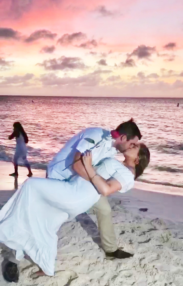 eric and christi aruba vow renewal