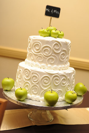 apple wedding cake