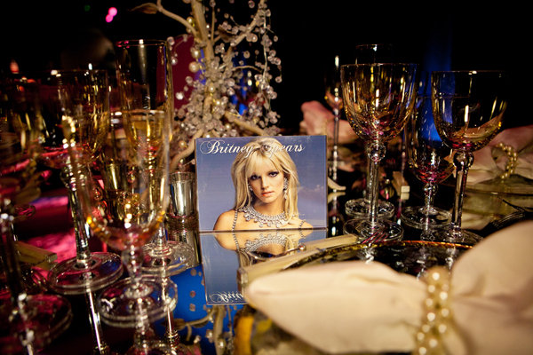 britney spears wedding table decor