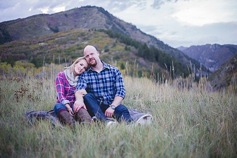 outdoor engagement photos