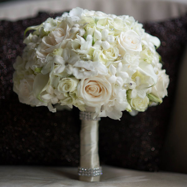 white wedding bouquet