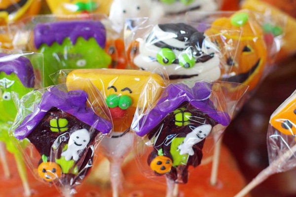 halloween wedding candy buffet