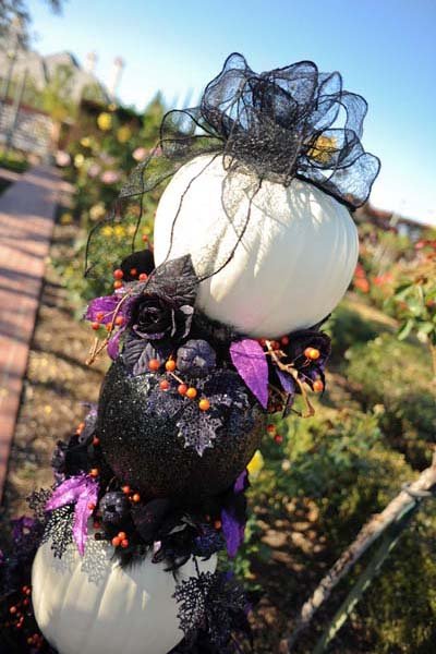 halloween wedding decor