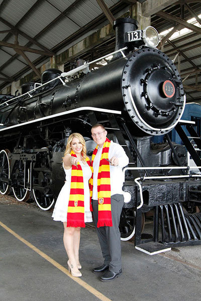 harry potter hogwarts express engagement photos