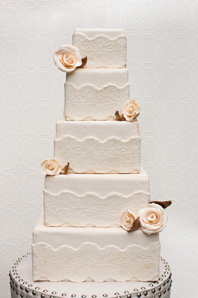 lace cake roses