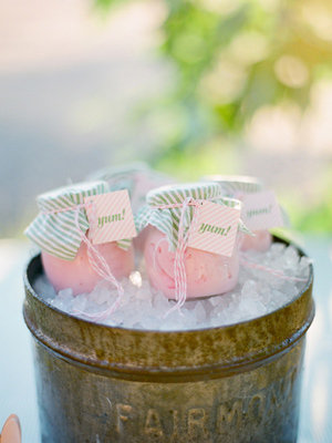 ice cream in mason jars 