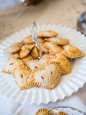 heart shaped apple pie 