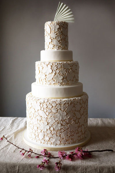 10 Pretty Romantic  Wedding  Cakes  BridalGuide
