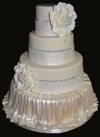 10 Pretty Romantic Wedding  Cakes  BridalGuide