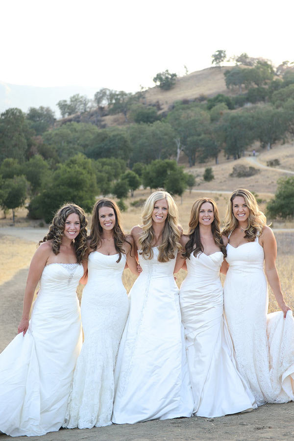 This Sister Wedding Dress Shoot Is The Cutest Idea Ever