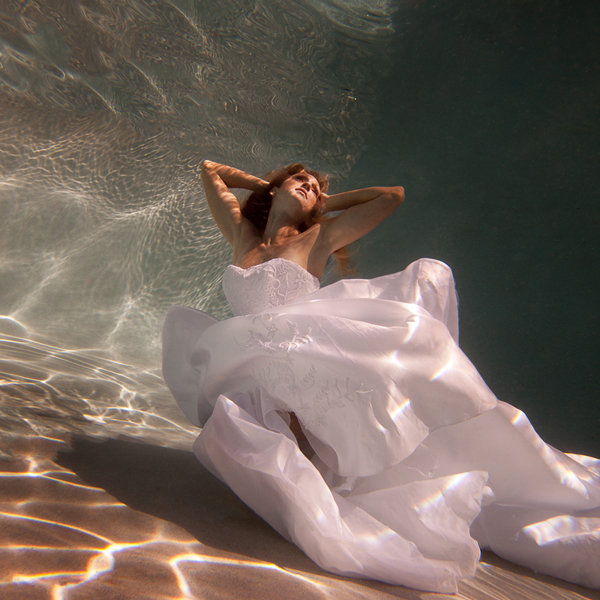 underwater trash the dress