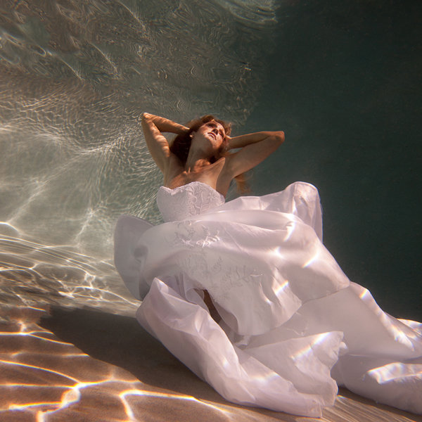 Underwater wedding dress hotsell