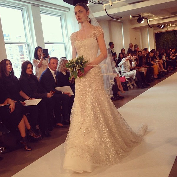 oscar de la renta wedding dress