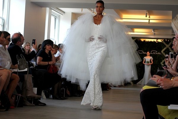 oscar de la renta wedding dress