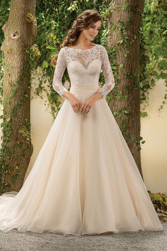 The 25 Most Popular Wedding Gowns of 2015 | BridalGuide