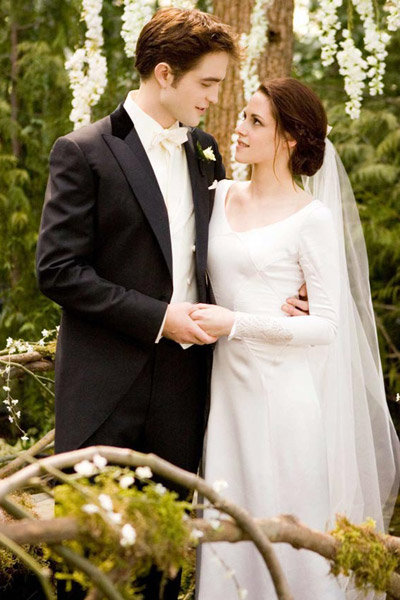 twilight bella wedding dress edward