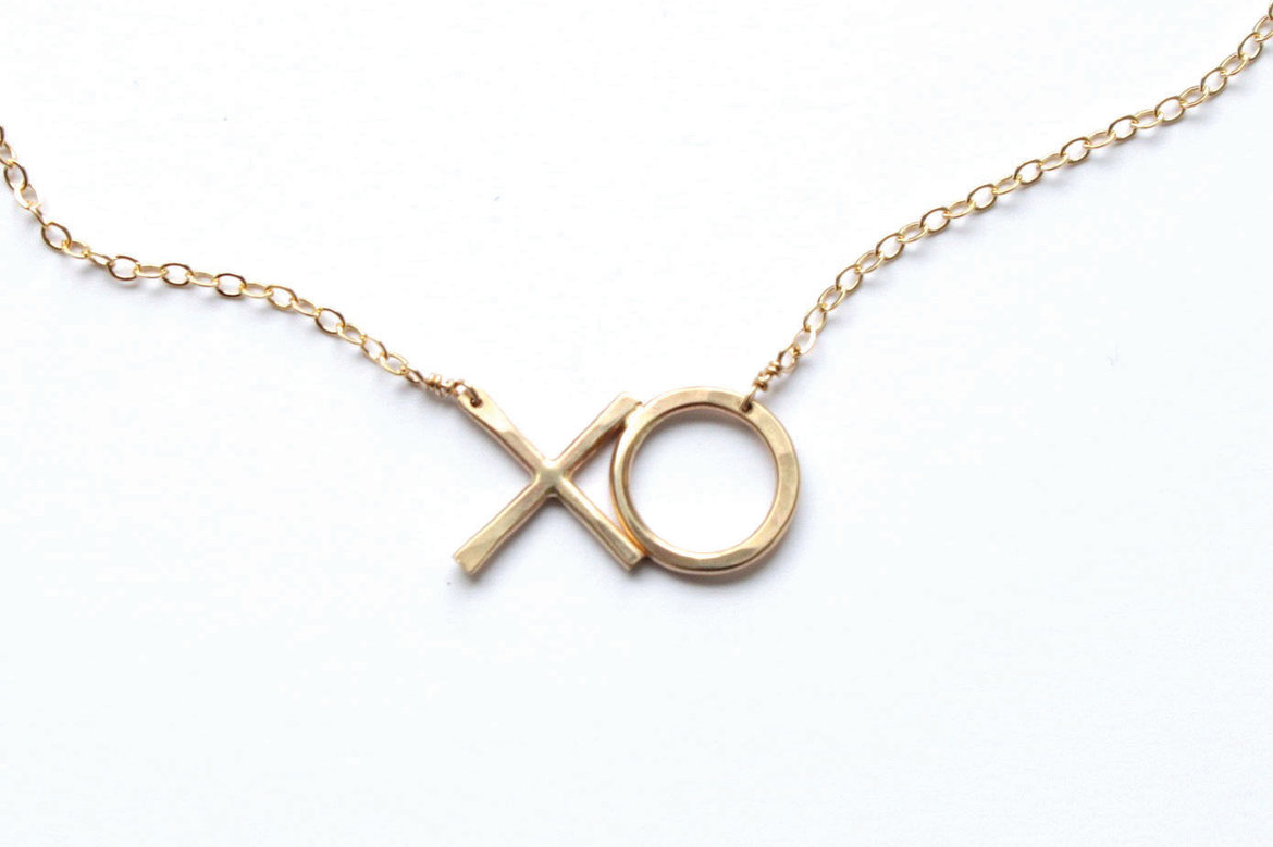 jameson rae hugs and kisses necklace