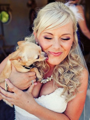 bride with her dog 
