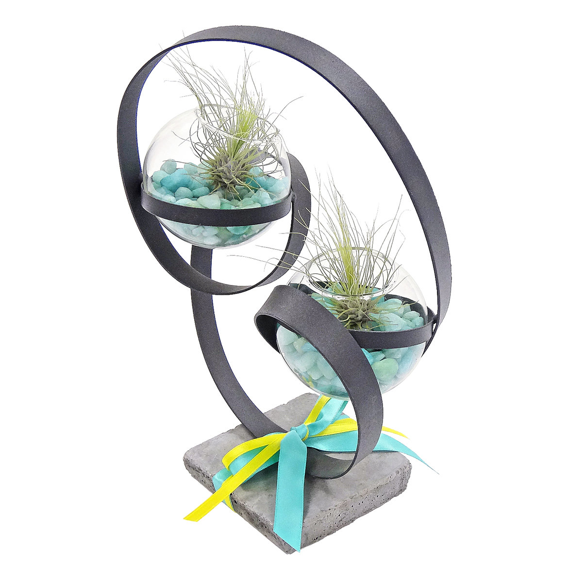 luludi living frames wedding centerpieces