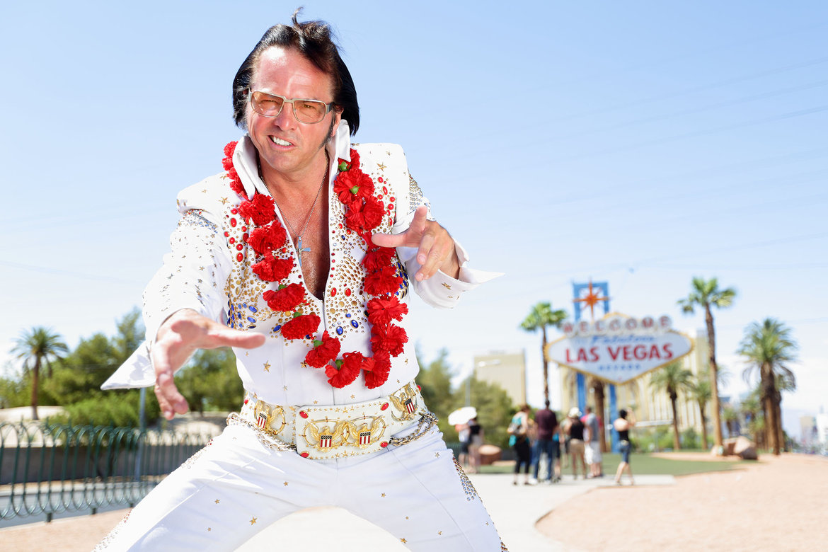 elvis impersonator at wedding