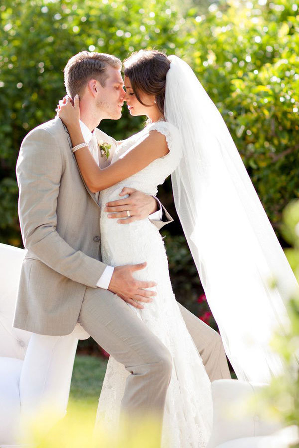 sweet photo of the bride and groom