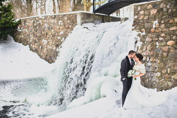 snowy winter wedding