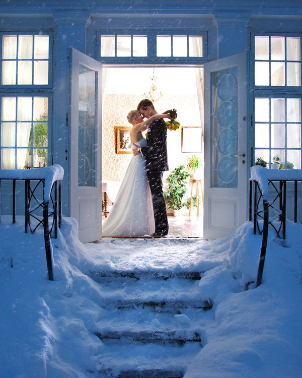 snowy winter wedding