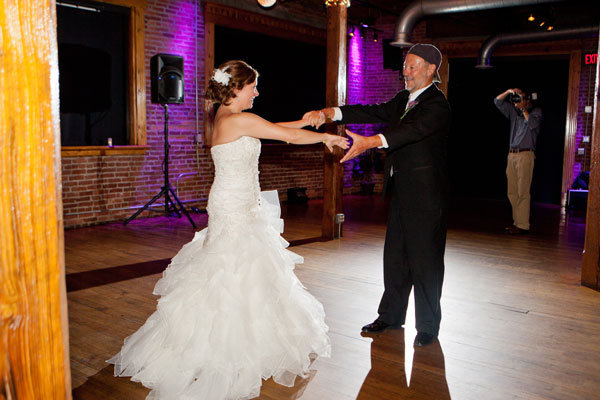 father daughter dance at wedding