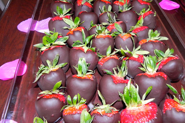 chocolate covered starwberries 