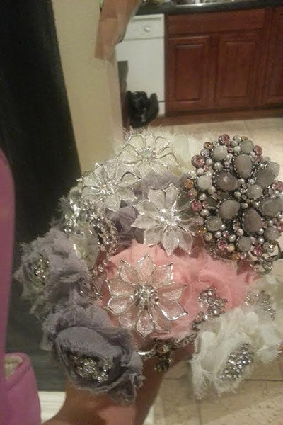 wedding brooch bouquet