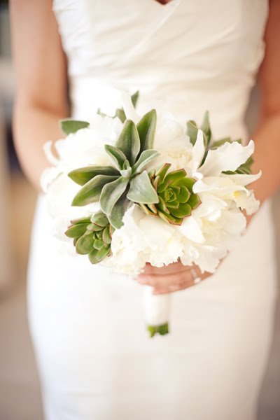 white wedding bouquet