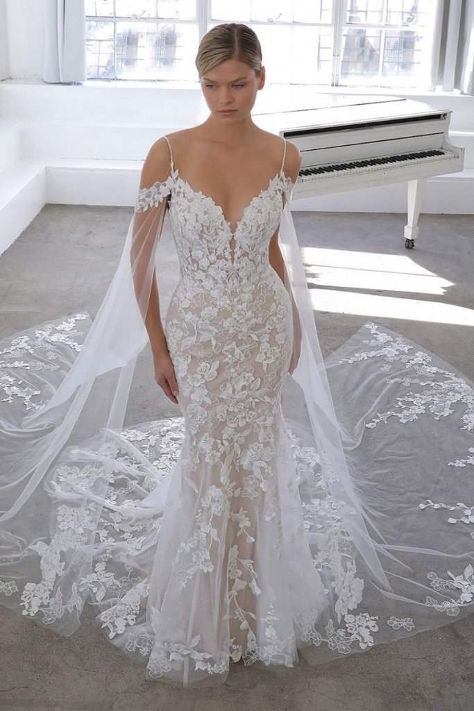 The 10 Best Wedding Dresses in Chicago - WeddingWire